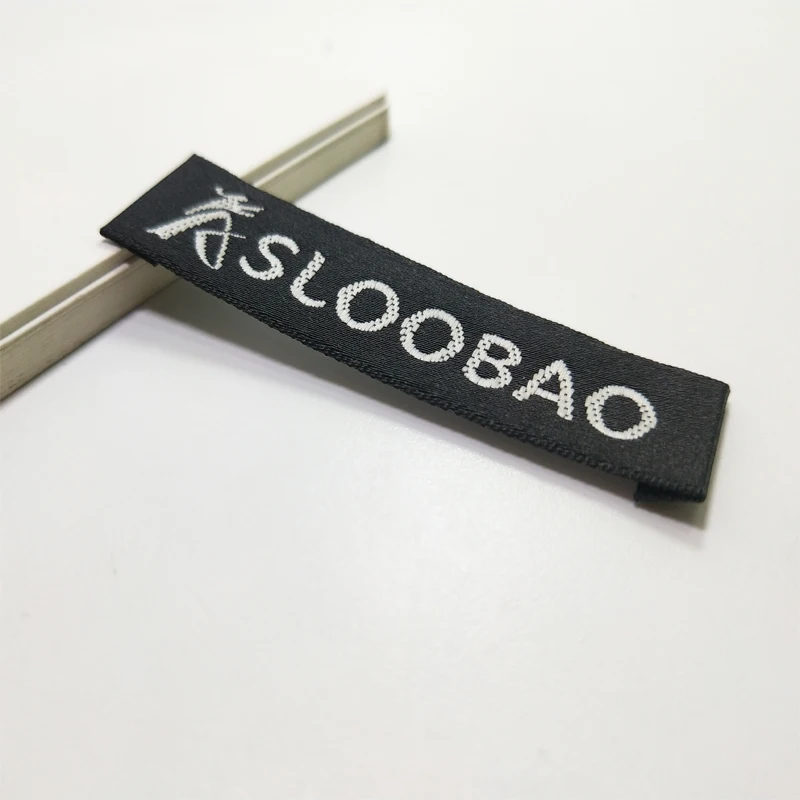 Бесплатная доставка индивидуальные логотипы бирки для шитья тканые этикетки