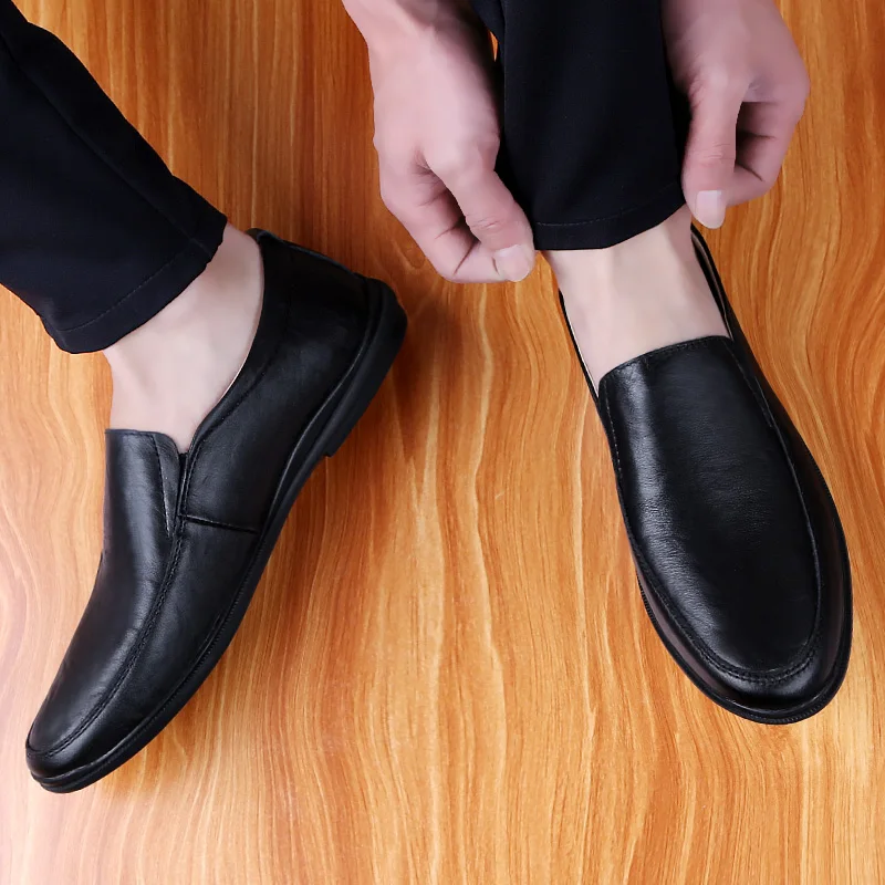 

Italian Mens Shoes slip on loafers Casual Luxury Brand Men Loafers outdoor genuine Leather Moccasins Comfy Breathable Boat Shoes