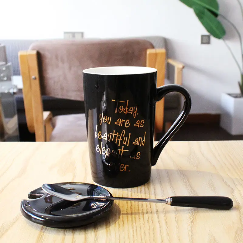 Оригинальная керамическая чашка с крышкой и ложкой модная для пар бытовая кофе