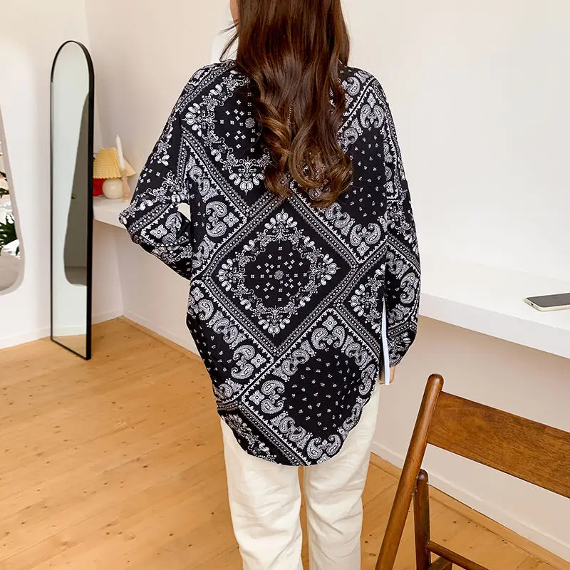 

Printed shirt women's Retro Hong Kong style design minority Korean loose spring new Long Sleeve Chiffon shirt students