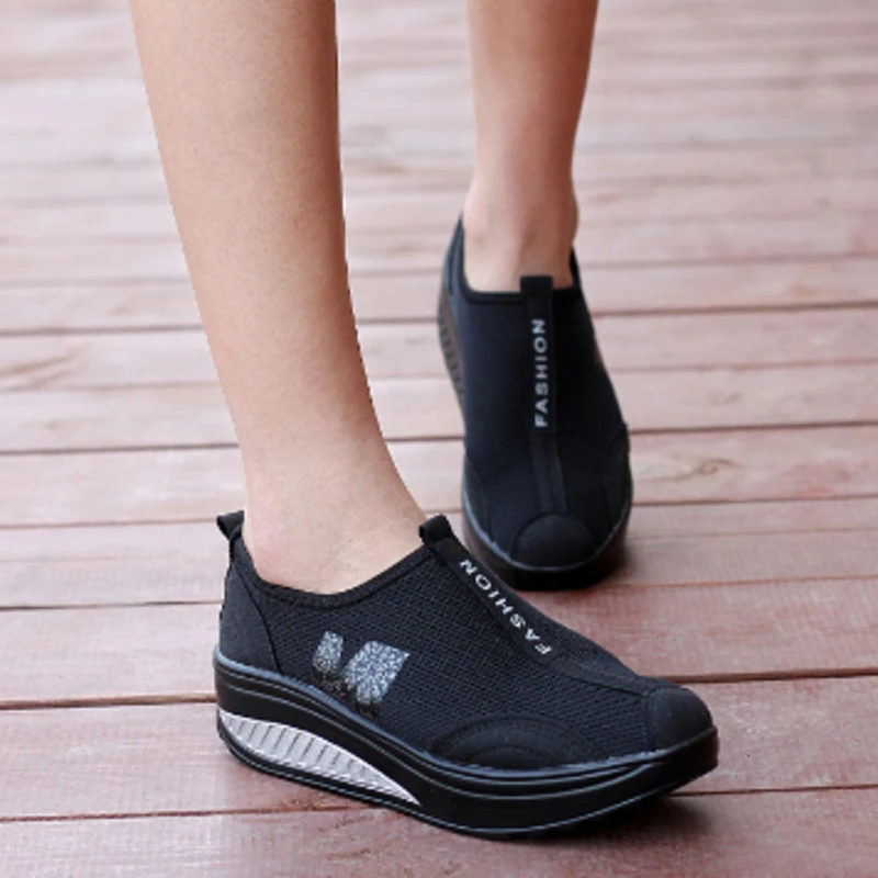 Кроссовки-качалки женские на платформе летняя обувь толстой подошве дышащие