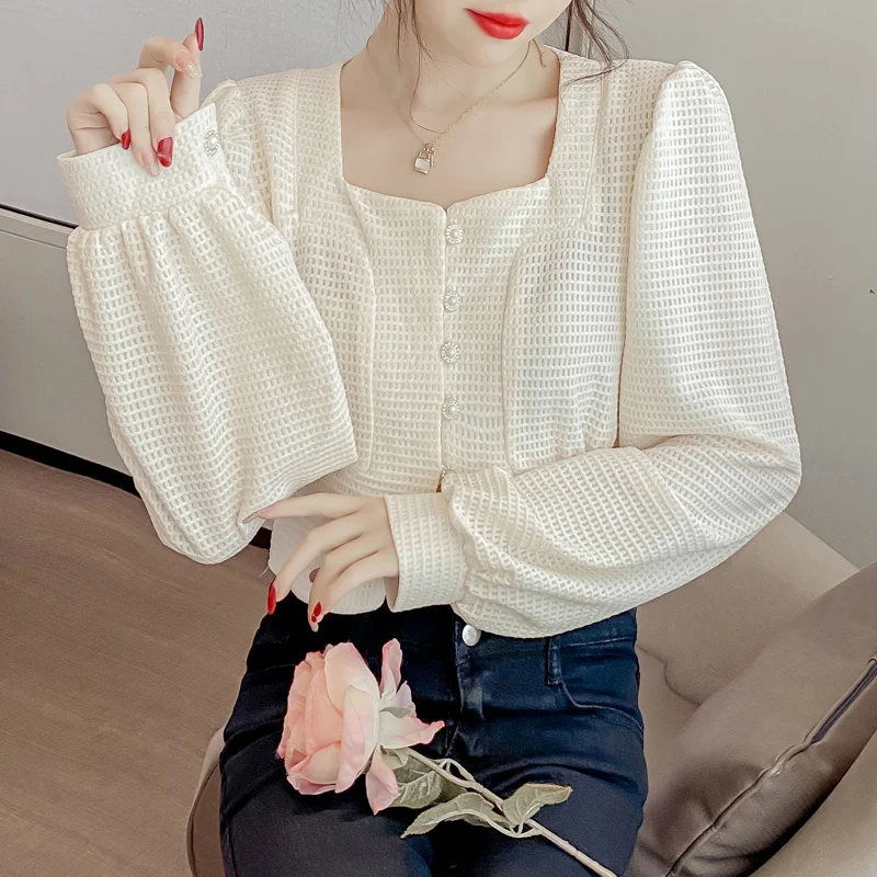 Женская рубашка с квадратным вырезом коротким рукавом и разрезом осень 2021 |