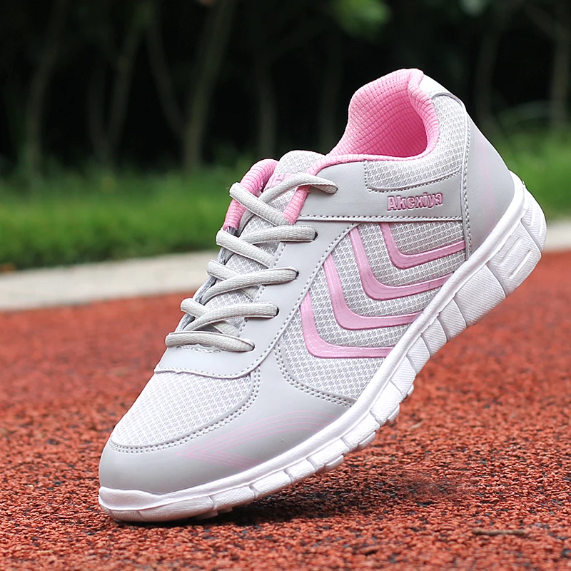 Женская обувь на плоской подошве Дышащие повседневные кроссовки Новинка 2020 года