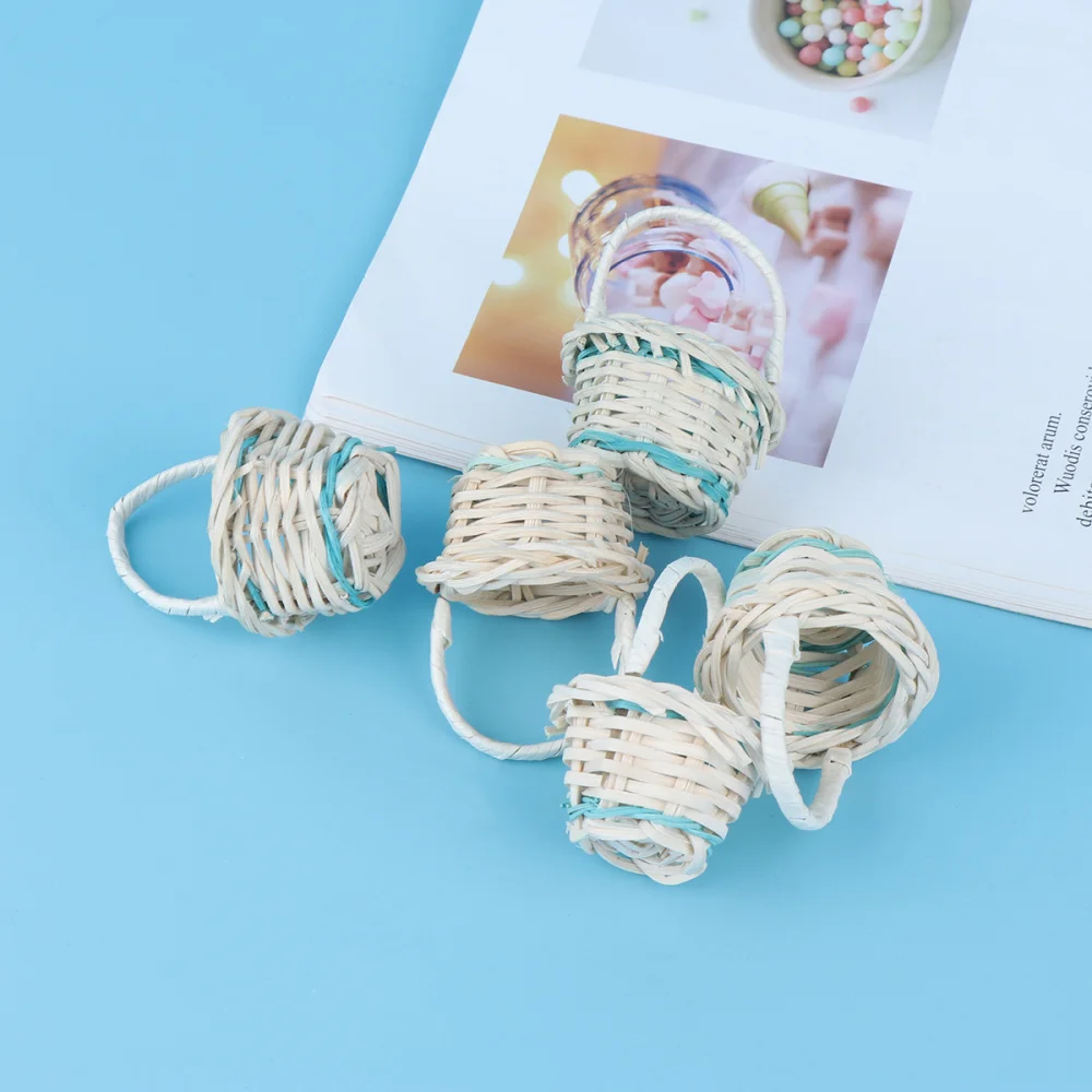 

6Pcs Mini Pocket-size Bamboo Baskets Delicate Rattan Weaving Portable Baskets DIY Accessories Mini House Model Toys (
