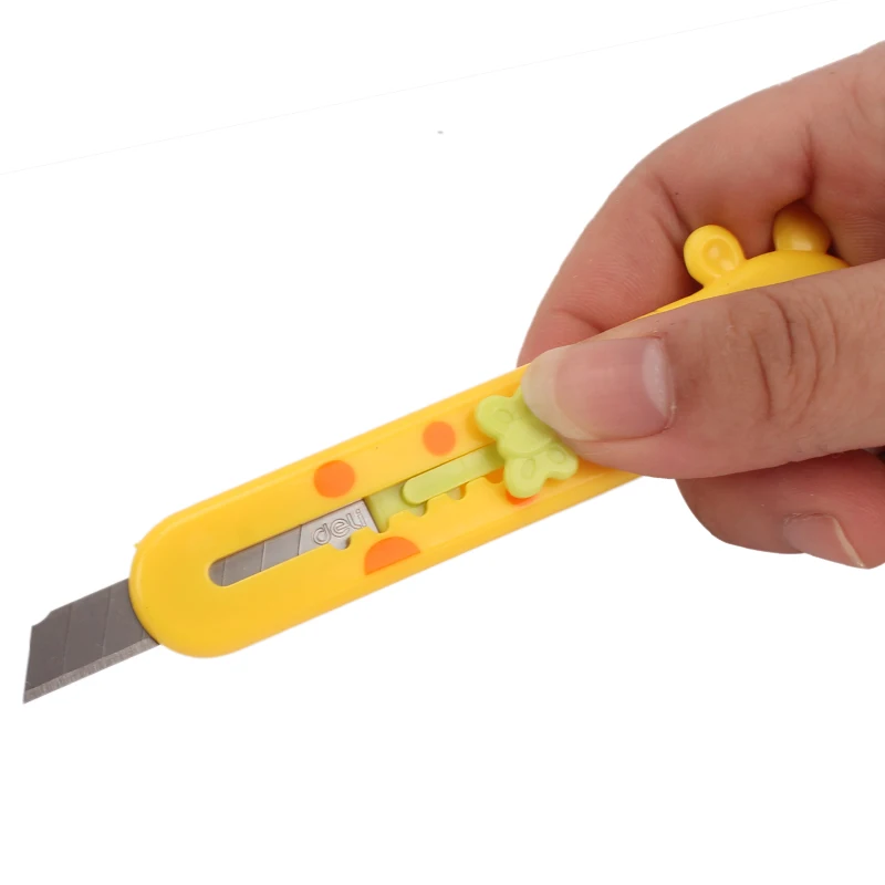 Cute Giraffe Utility Knife Paper Cutter Cutting Razor Blade Office Stationery Escolar Papelaria School Supply |