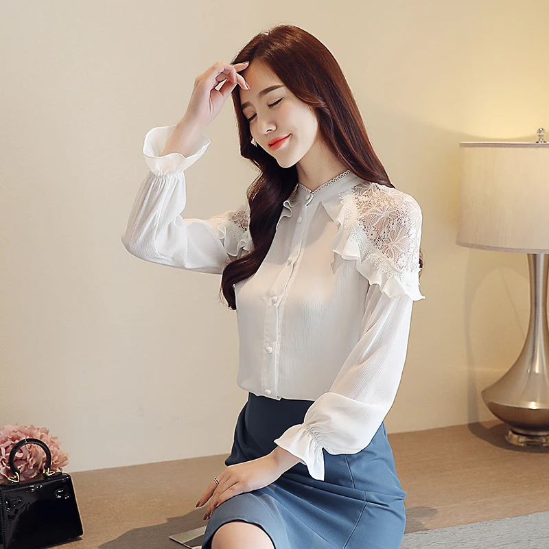 Женская шифоновая блузка с кружевом белая однотонная свободного покроя