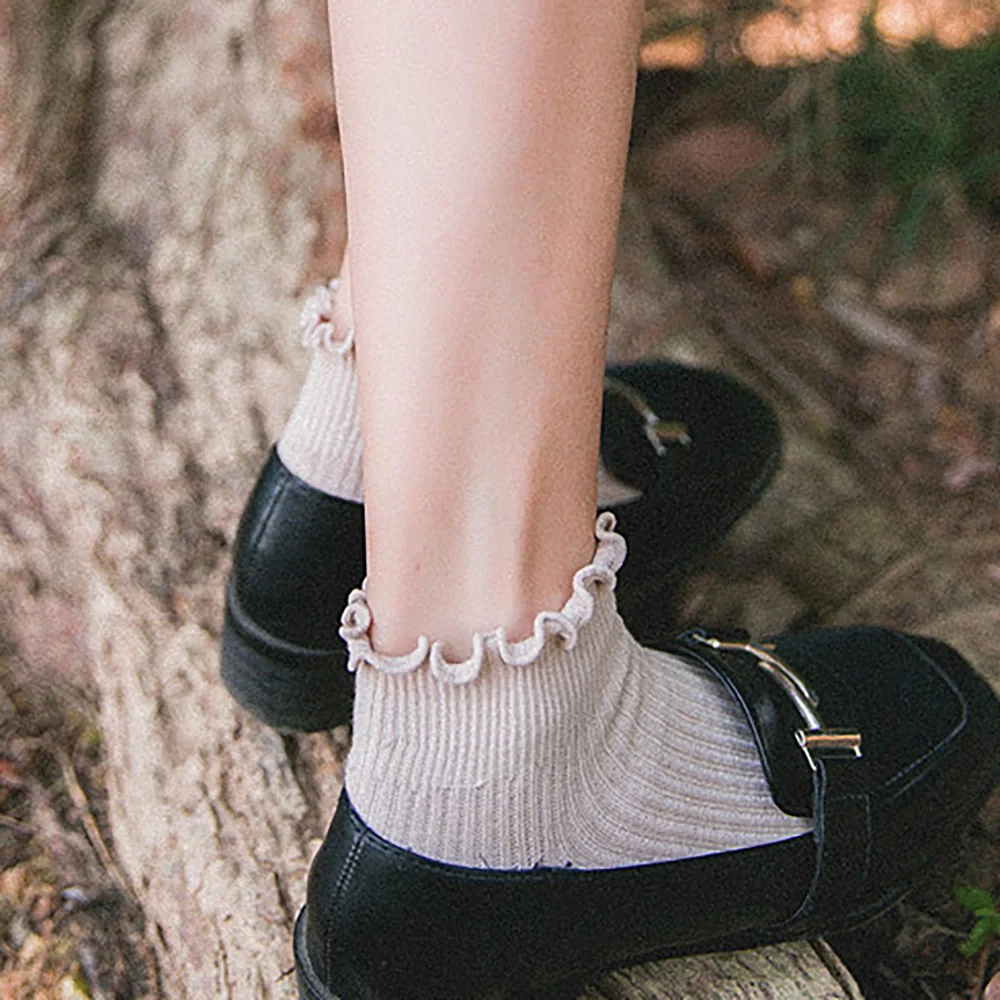 Носки женские с кружевными оборками мягкие хлопковые однотонные милые удобные |