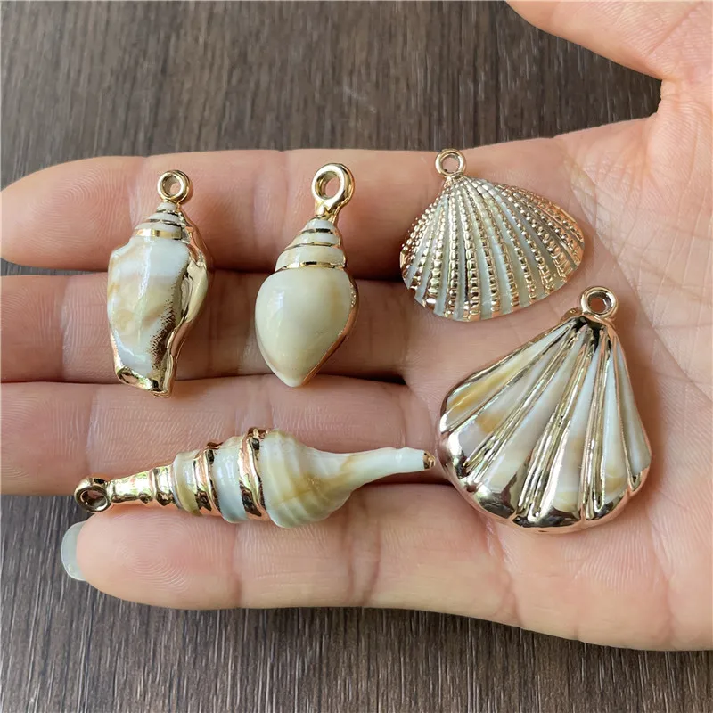 10pcs mixed batch of different sizes gold-plated acrylic and various popular shell pendants for DIY bracelets necklaces | Украшения и