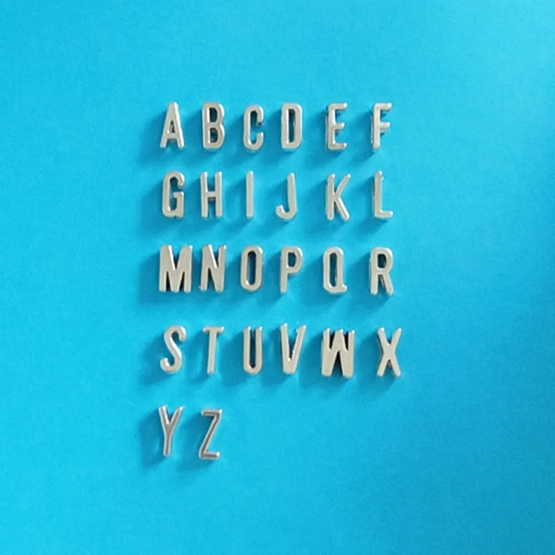 Распродажа браслет серебряного цвета с изображением крошечного сердца и имени