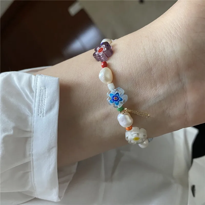 

Korean flower glass freshwater pearl elastic rope acrylic beaded hit color small daisy bracelet for women jewelry girls gift