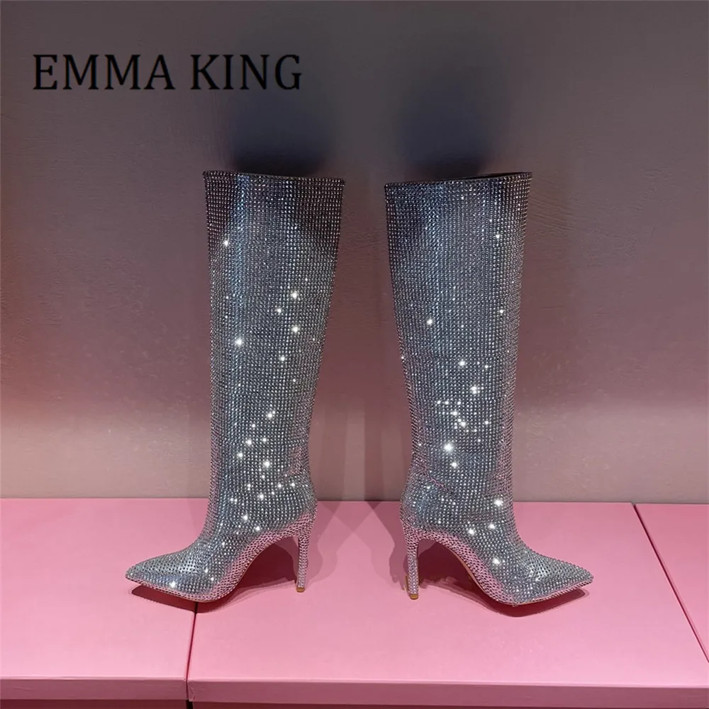 Женские замшевые сапоги до колена с кристаллами