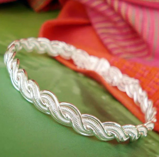 Юньнань этнический посеребренный металлический браслет Корейская мода белый