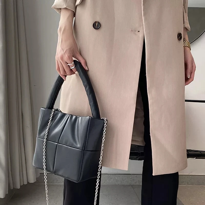 

Designer Handbags Luxury Soft Pu Leather Down Shoulder Crossbody Bag Lady Small Tote Fashion Space Padded Buckets Bag for Women