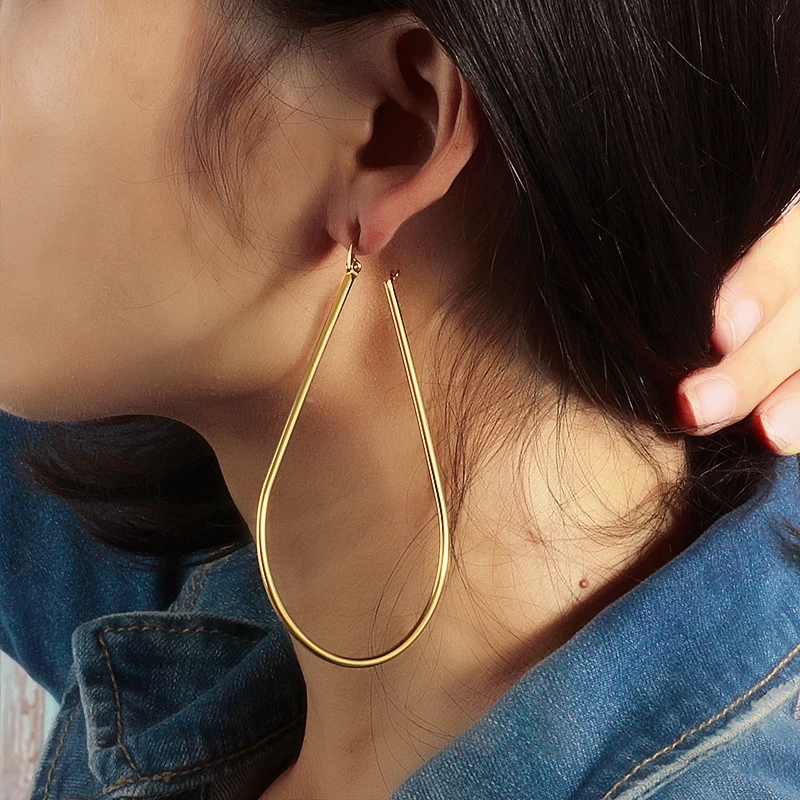 

Baoyan European Gold Big Size Heart Waterdrop Love Forever Statement Hoop Earrings Embossing Geometry Hoop Earrings For Women