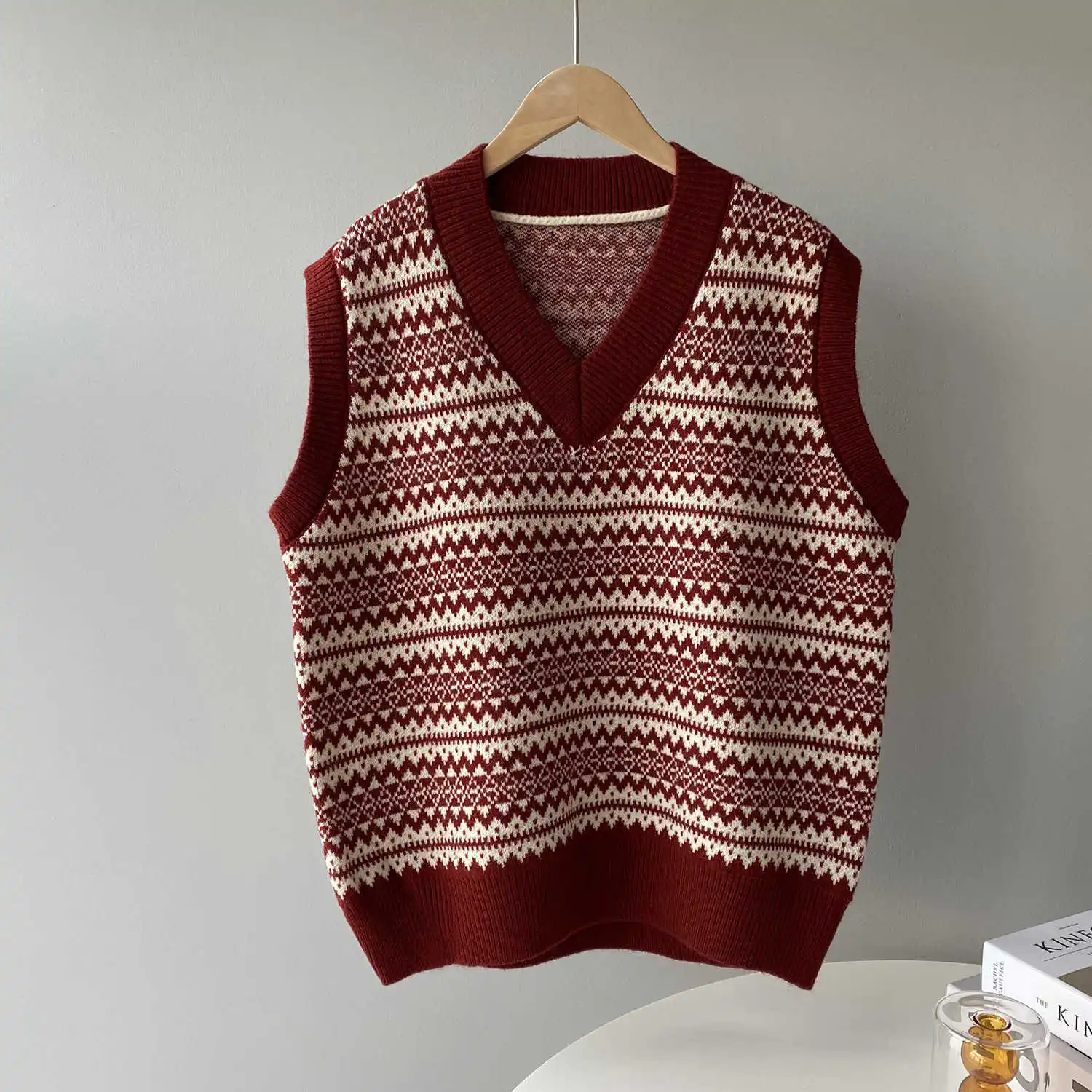 

COZOK New Year's Red Blogger V-neck Knitted Vest Women's 2021 Spring Sweater Vest Ll9281