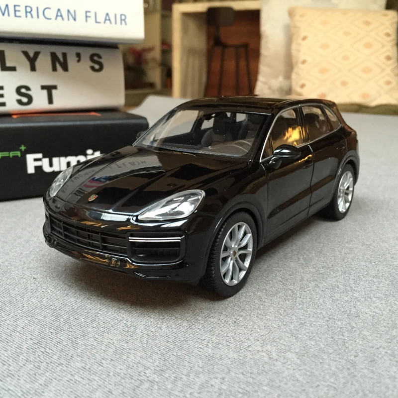 

Модель автомобиля Welly в масштабе 1:24, Porsche Macan Turbo SUV из сплава и пластика