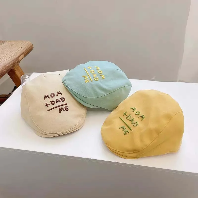 2022 nuovo berretto per bambini versione coreana berretto per bambini ricamato cappello alfabeto per ragazzi ragazze partito Gentleman Cap cappellino per bambini