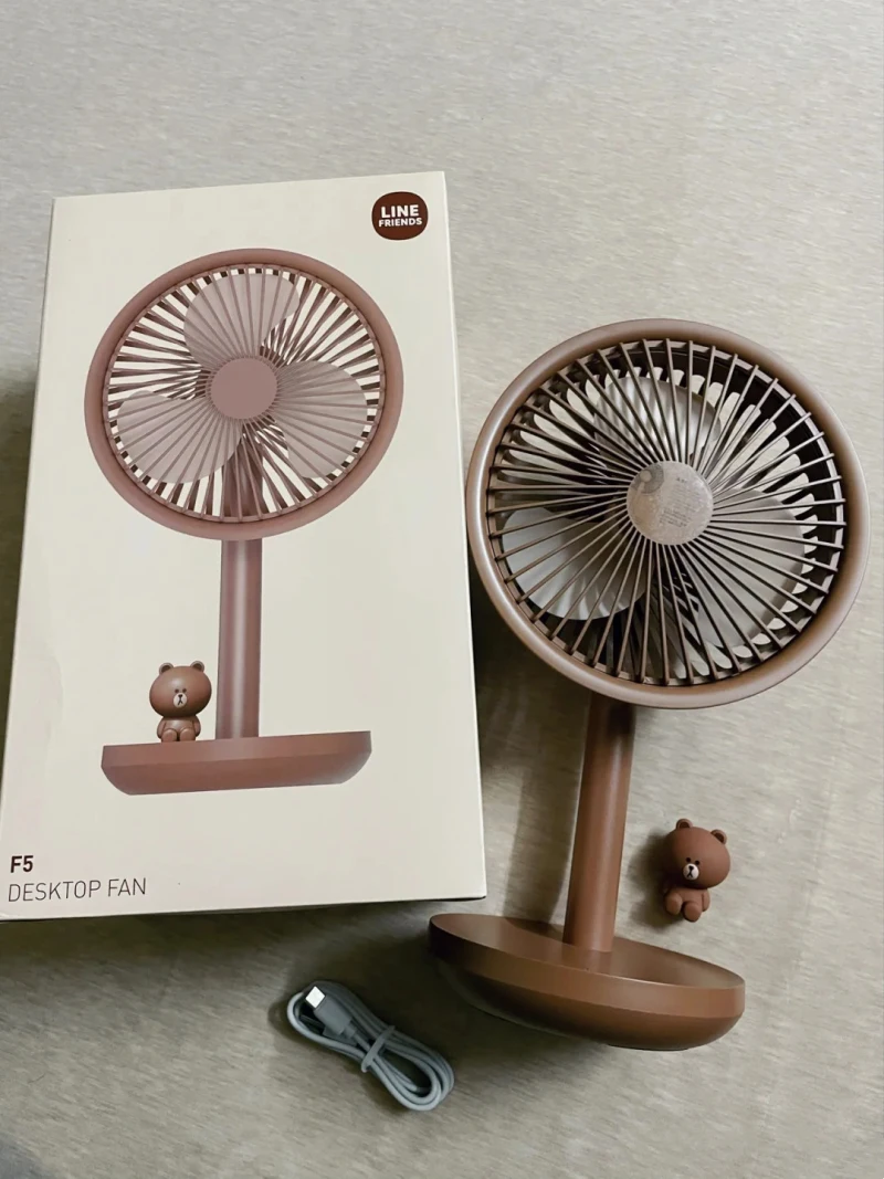 

New SOLOVE line friends Desktop mute electric fan USB head shaking portable large wind mini refrigeration fan