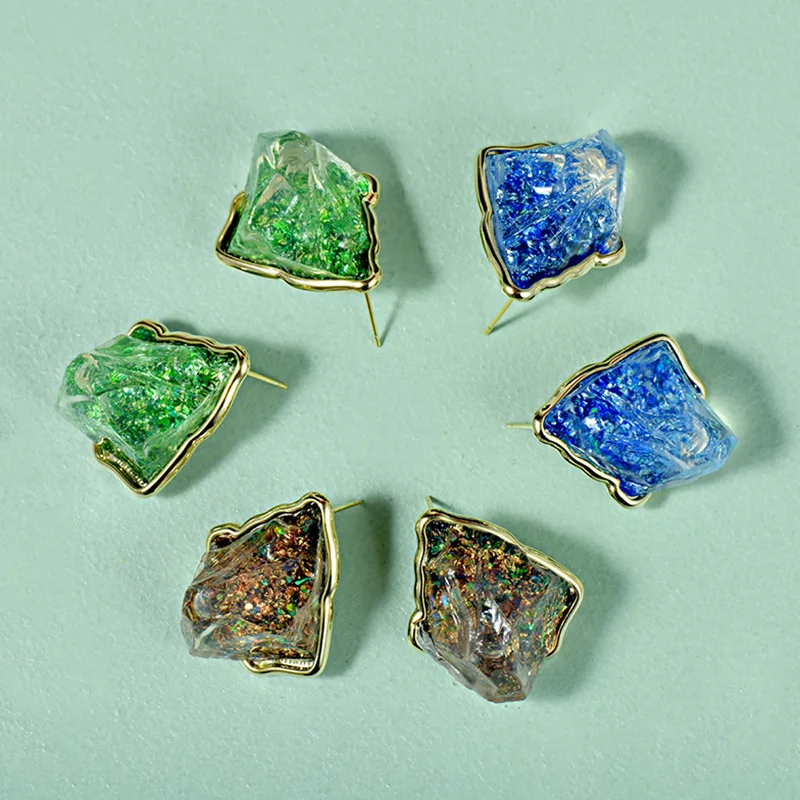 

European American Unique Elegant ins Triangle Crystal 925 Silver Studs Earrings Ins Celebrity Resin for Women New