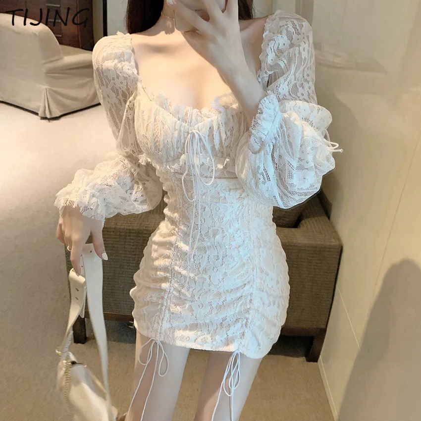 Женское элегантное кружевное платье белое черное с длинным рукавом в винтажном