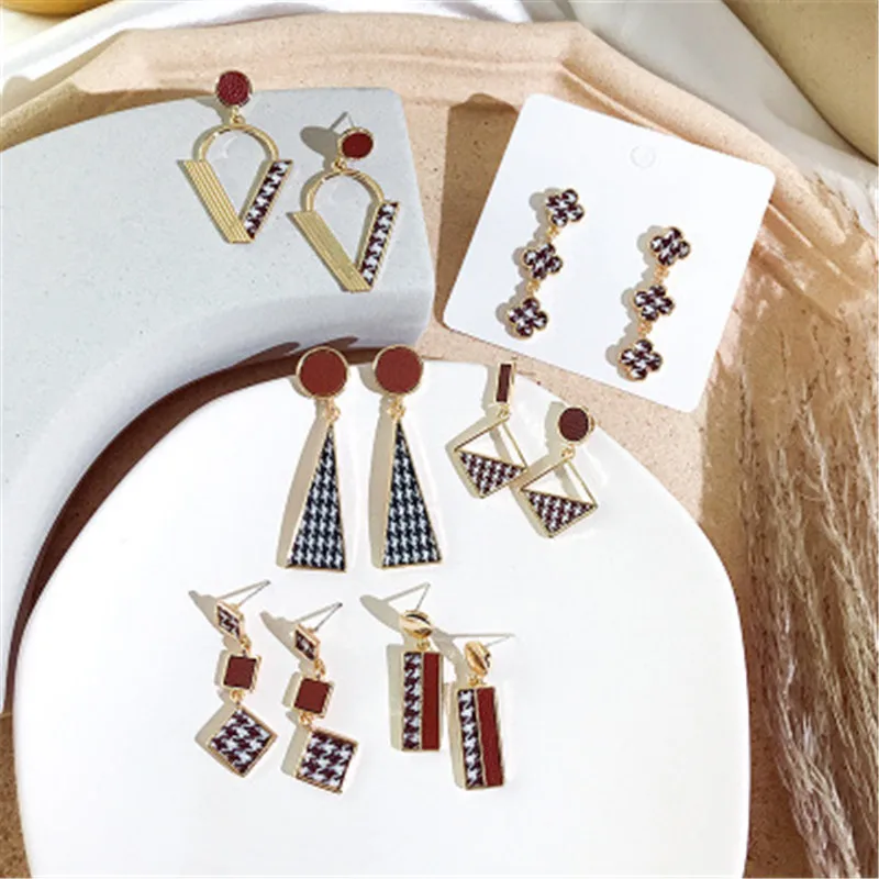 Корейские висячие серьги каваи милые клетчатые женские оптовые продажи с