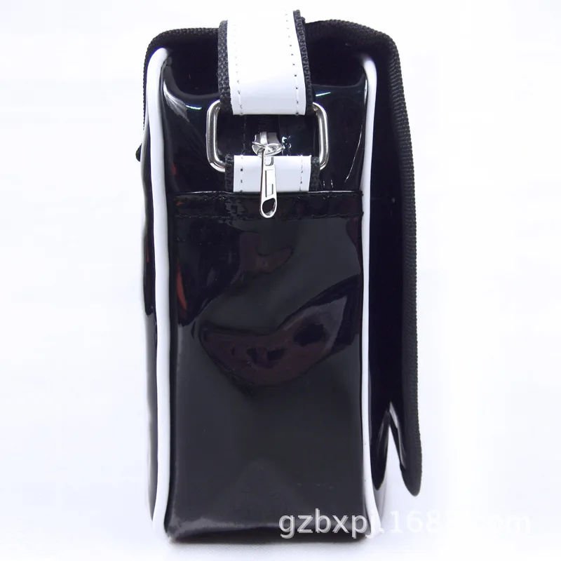 

Cartoon One Piece Travel Patent Leather Large Capacity Messenger Bag Classic Design Casual High Quality Messenger Bag