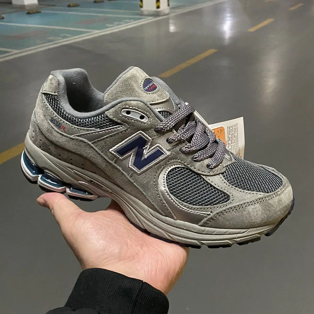 

Мужские и мужские винтажные прогулочные туфли M2002R NB2002R Нескользящие матовые замшевые уличные спортивные кроссовки для бега Eur 36-44