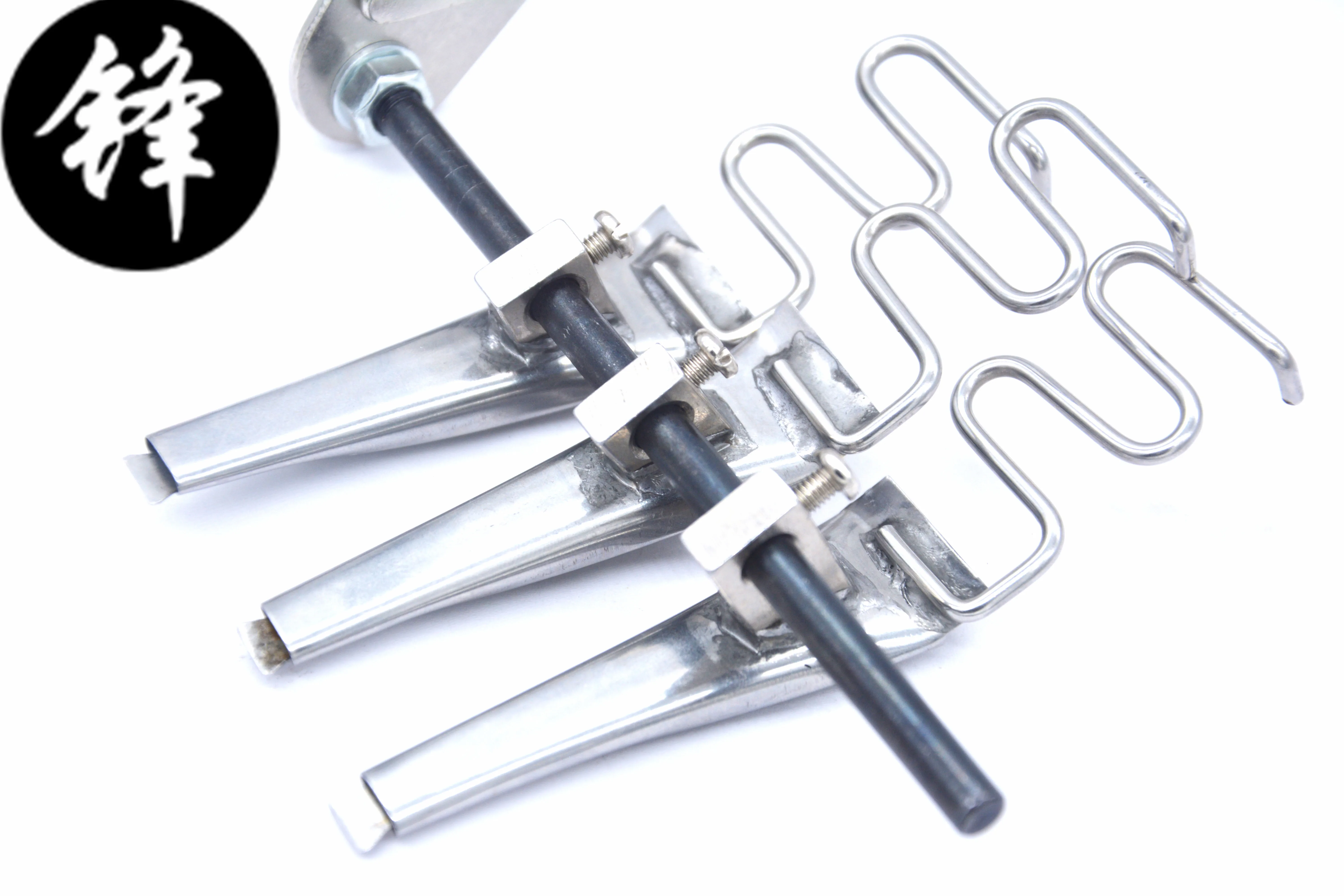 Многослойная лента для крепления декоративной ленты на куртке многоигольной