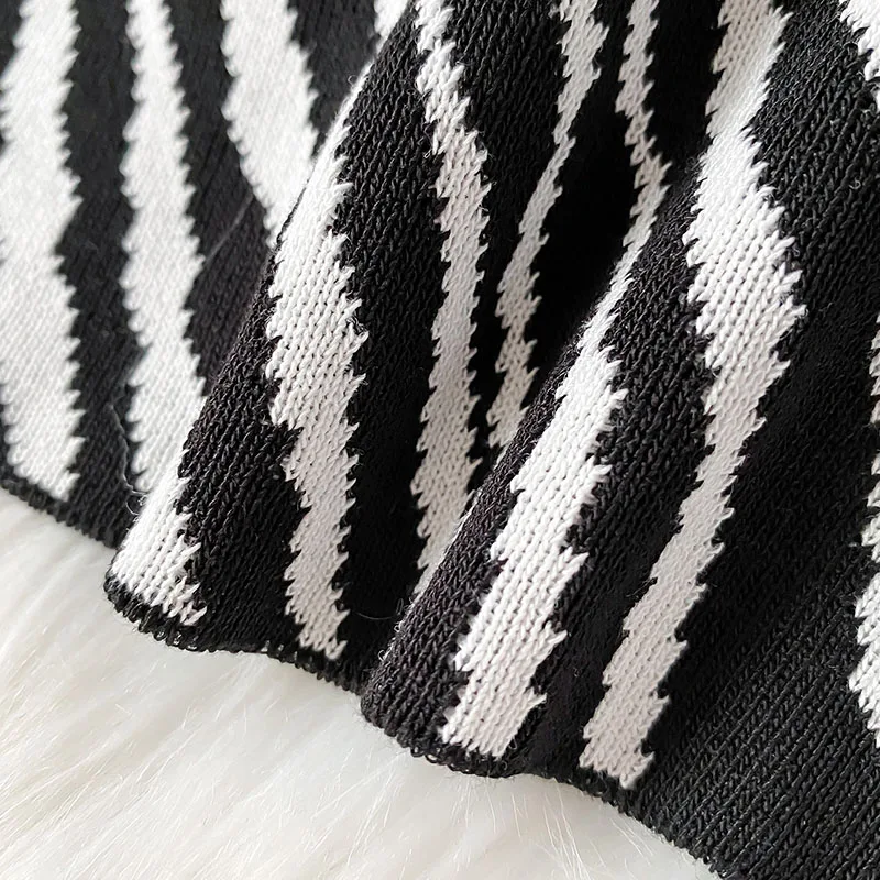 

New Sexy Zebra Pattern Crop Top for Women Knitted Striped Short Tank Tops Cute Girls 2021 Summer Korean Tank Top Black Clothing