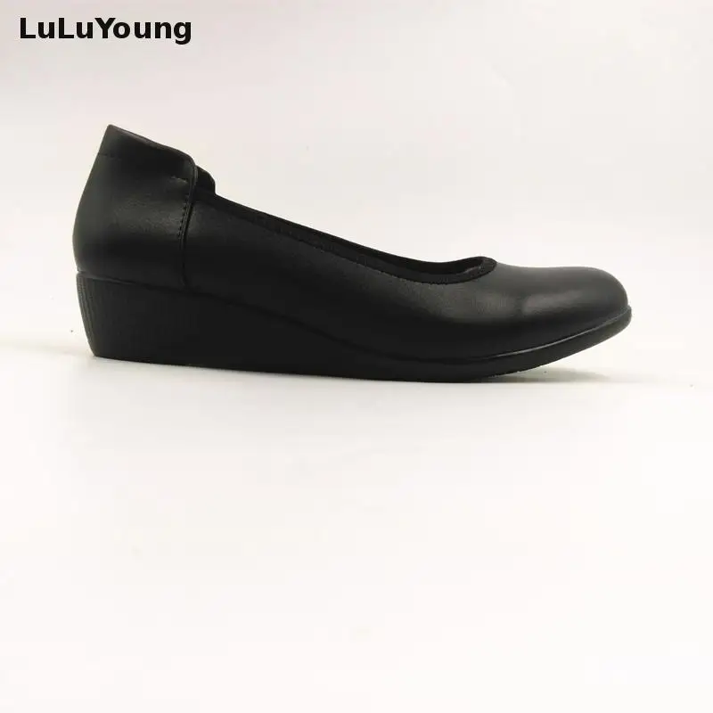 Женские туфли на плоской подошве с круглым носком | Обувь