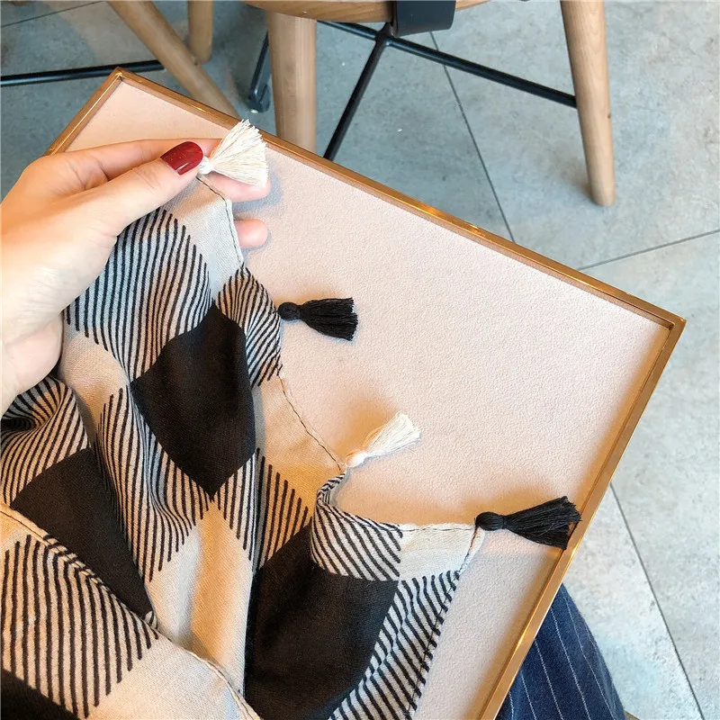 

Spring and summer new women's scarves black plaid versatile thin silk scarf long scarf shawl air conditioning towel Casual
