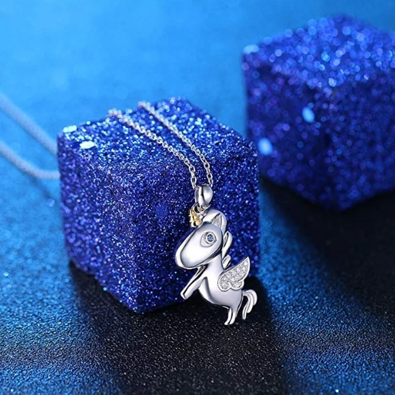 

Fashion creative little flying horse pendant geometric round unicorn necklace female Valentine's day jewelry gift wholesale