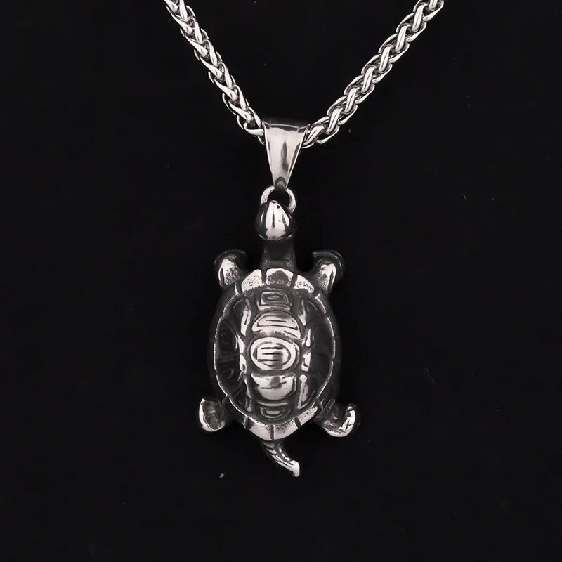 

Fine Hand-made Personalized Retro 316L Stainless Steel Cute Turtle Pendant Men's and Women's Pendant Necklaces
