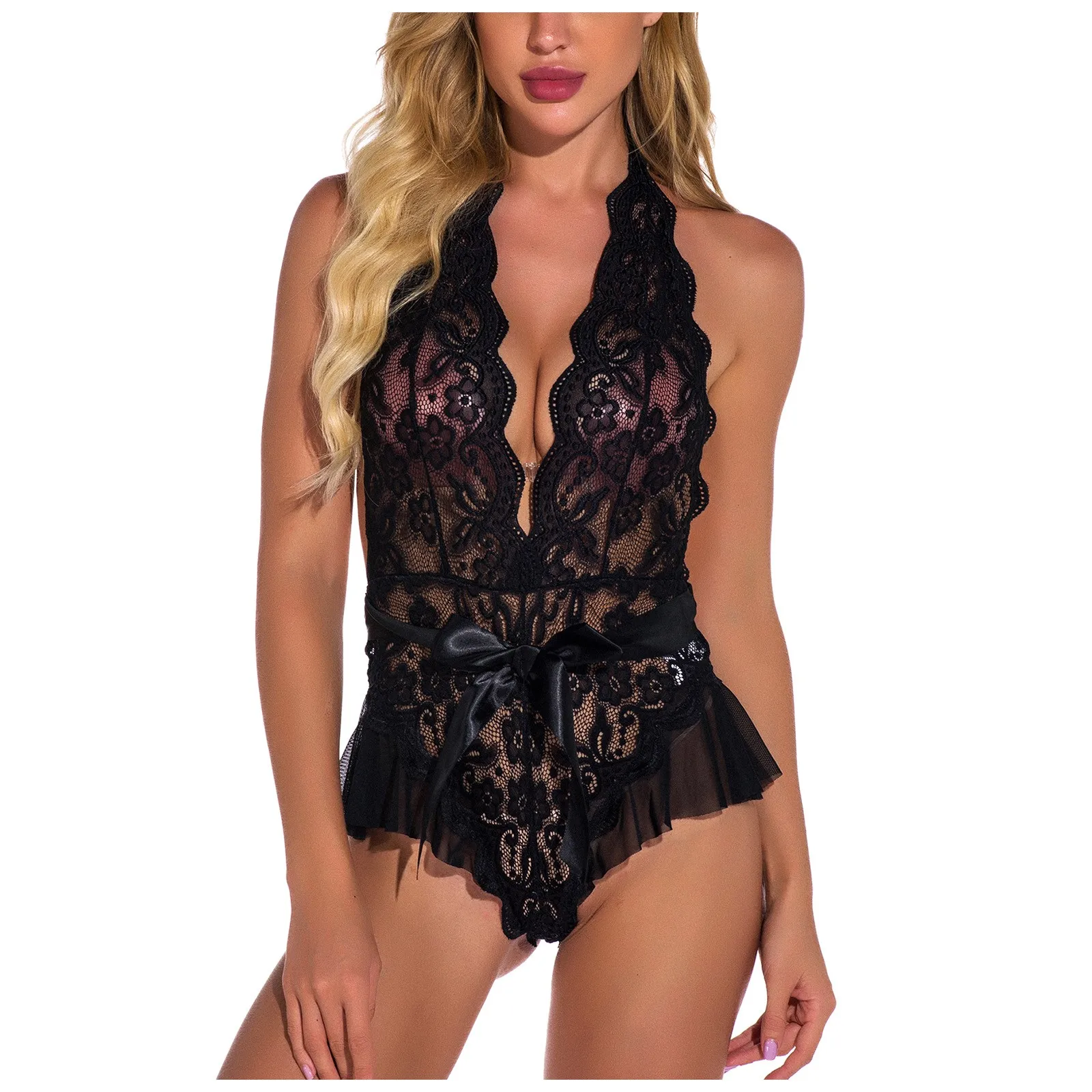 

Женская ночная сорочка с глубоким V-образным вырезом и открытой спиной