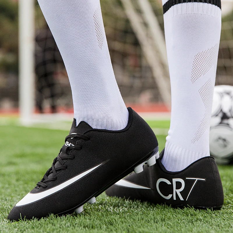 Стильная индивидуальная футбольная обувь с шипами устойчивая дышащая и удобная |