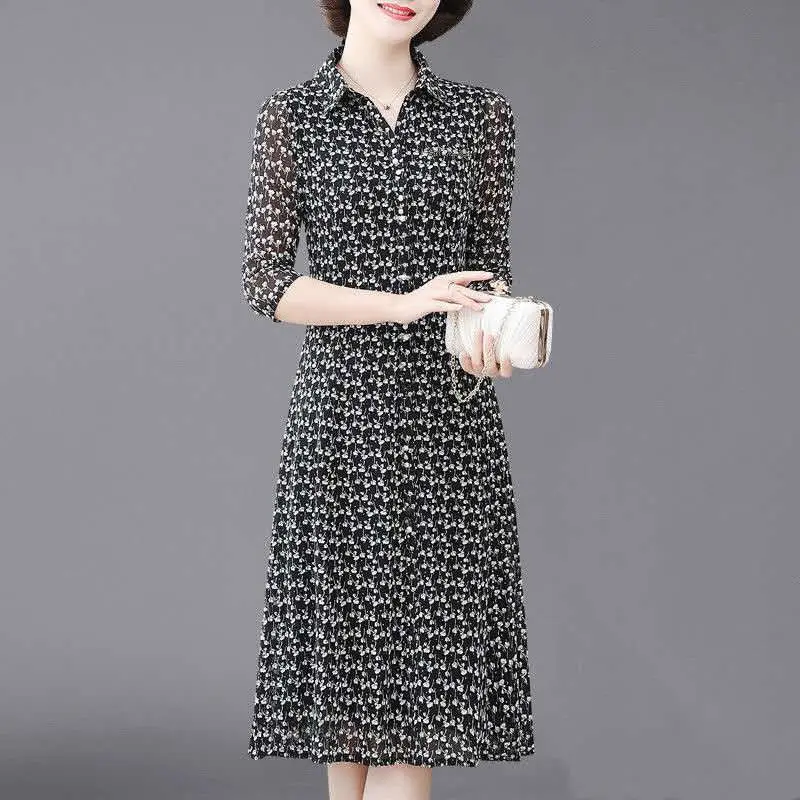 

2021 New Mother's Summer 7-sleeve Floral Dress Shirt Collar Medium Long Size Slim Middle-aged Women's Wear