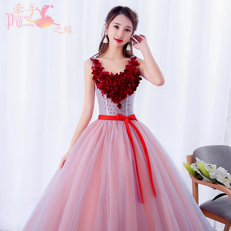 

New Stylish Ruched Ball Gown Quinceanera Dresses With Long Train Sexy V Neck Lace Up Back Sweet 16 Dresses Quinceanera Elbise