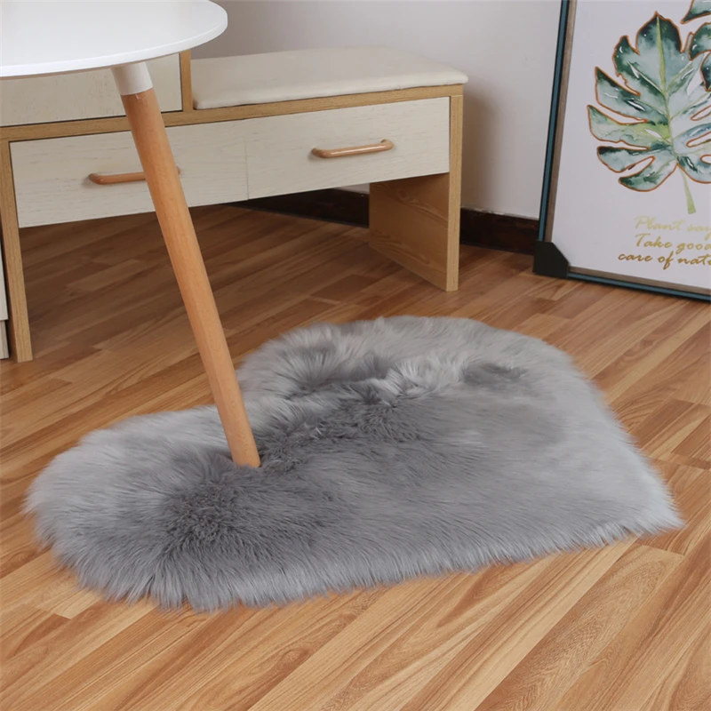 

RAYUAN Love Heart Rugs Artificial Wool Sheepskin Hairy Carpet Faux Floor Mat Fur Plain Fluffy Soft Area Rug Tapetes