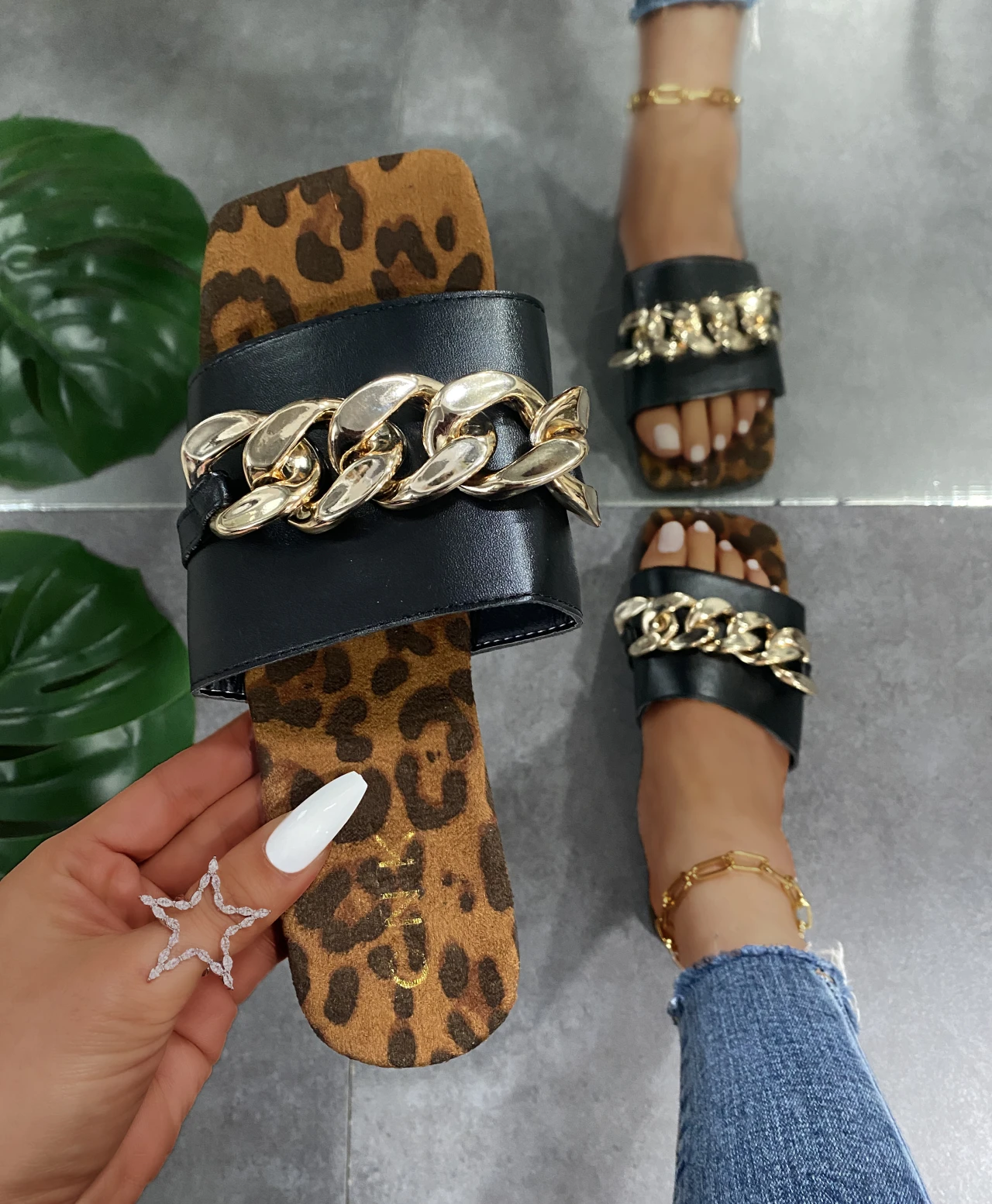 

2021 Summer Fashion Women Metal Chain Flats Slides Female Green Sandals Slippers Lady Luxury Design Beach Leisure Outdoor Shoess