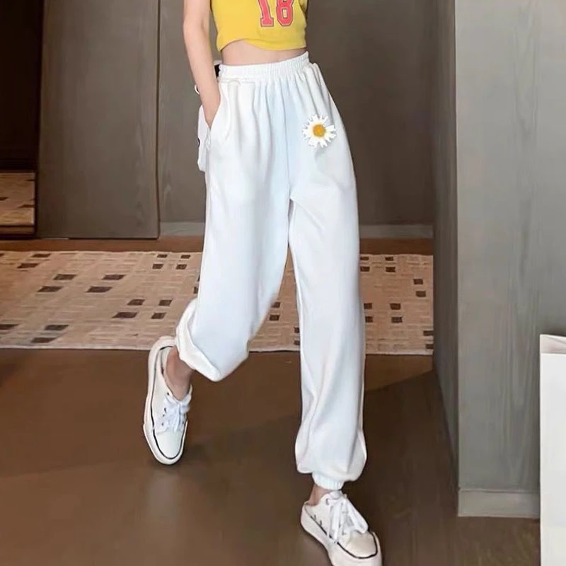 

2021 New Floral Embroidery Casual Pants Women Fashion Elastic Waist Breathable Jogger Pants Plus Size Women Loose Ninth Trousers