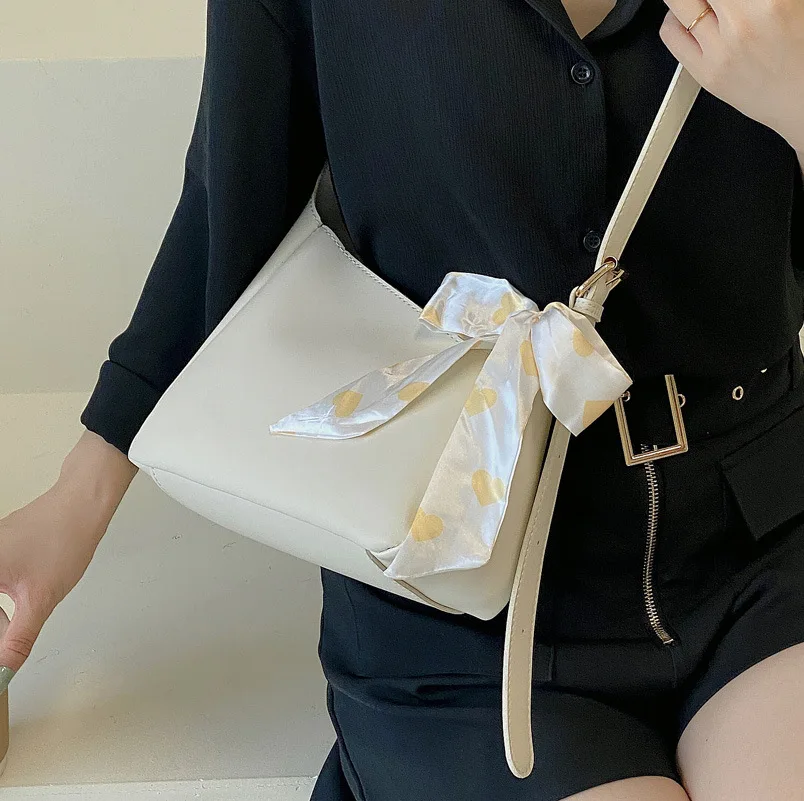 

European and American Large-capacity Bags Wild 2021 New Trendy Fashion Ladies Messenger One-shoulder Armpit Bucket Bag Small Bag