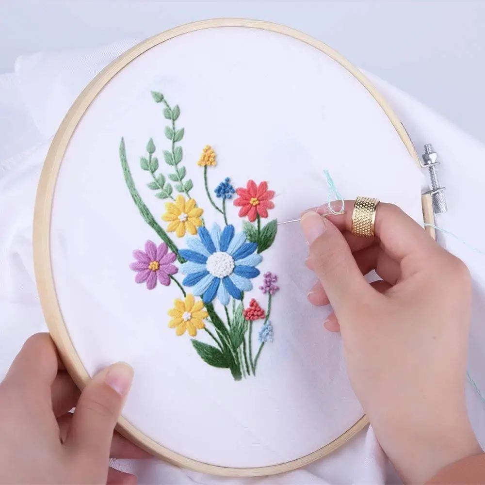 

LMDZ Embroidery Hoop Set, 3 Sizes Cross Stitch Hoops, Cross Stitch Circle, Embroidery Circle with 3 Sizes Sewing Needles