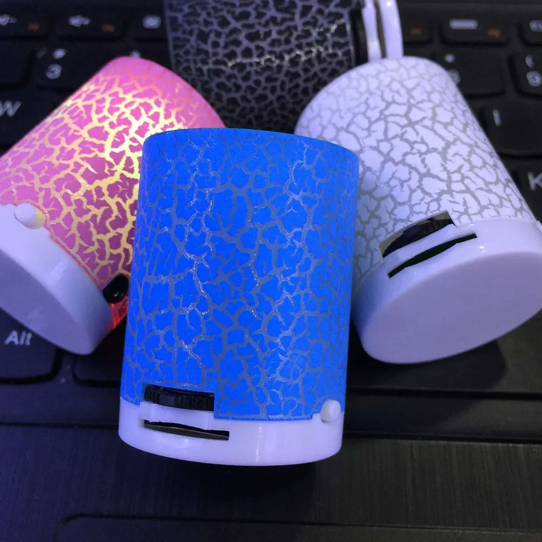 Взрывоопасная треснувшая светодиодная TF-карта USB Сабвуфер Высококачественная
