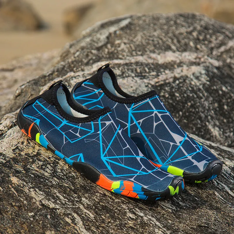 

Плавательные туфли без шнуровки для мужчин и женщин, пляжная обувь для плавания, модные уличные спортивные акватуфли с рисунком, лето