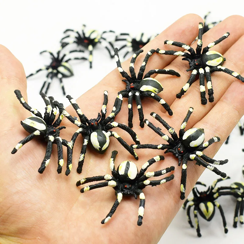 

10PCS PVC Simulation Insect Animal Model Horror Spoof Scary Artificial White Flower Spider Halloween April Fool's Day Stunt Toy