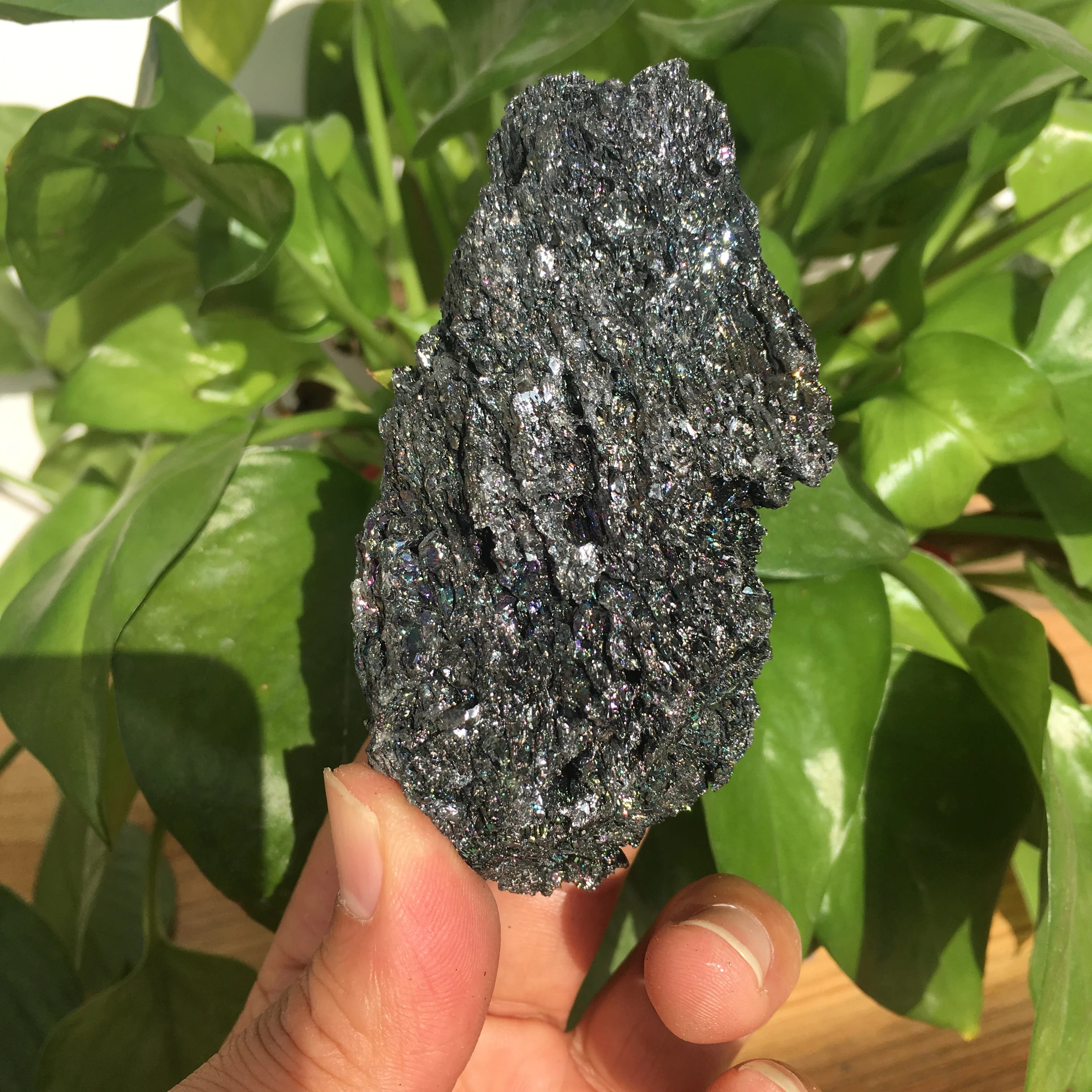 

Natural colorful ore natural mineral samples for home decoration 80-90g