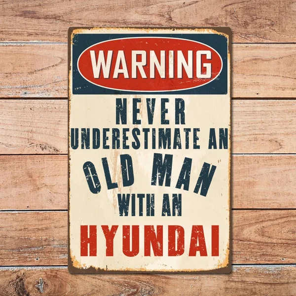 Никогда не подчиняйте старого человека с автомобилем Hyundai металлический