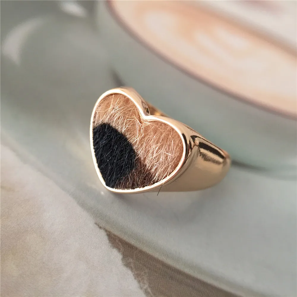 Пикантные Цвет золотой покрытие с леопардовым принтом в форме сердца рисунком