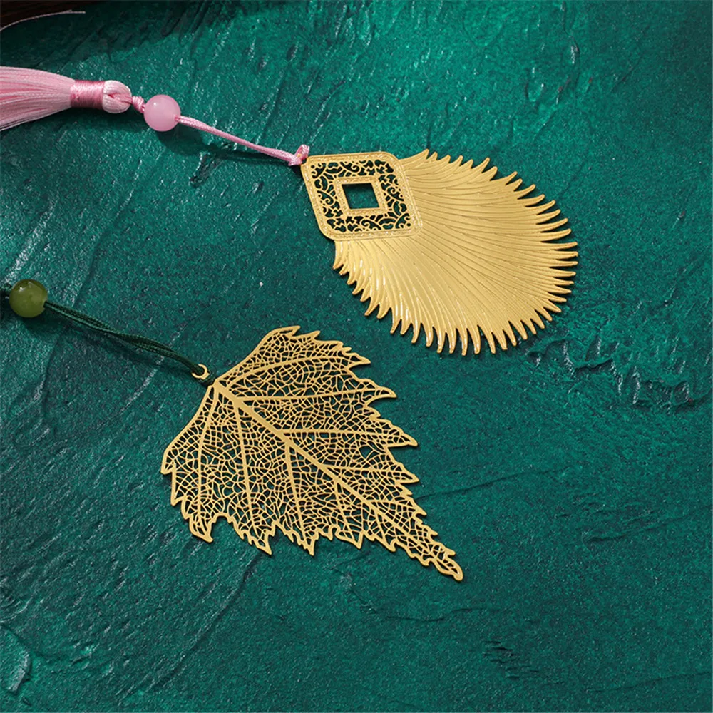 

Creative Hollow Leaf Bookmark Feather Tassel Pendant Bookmarks Bookmark Gift Stationery School Office Supply Accessories