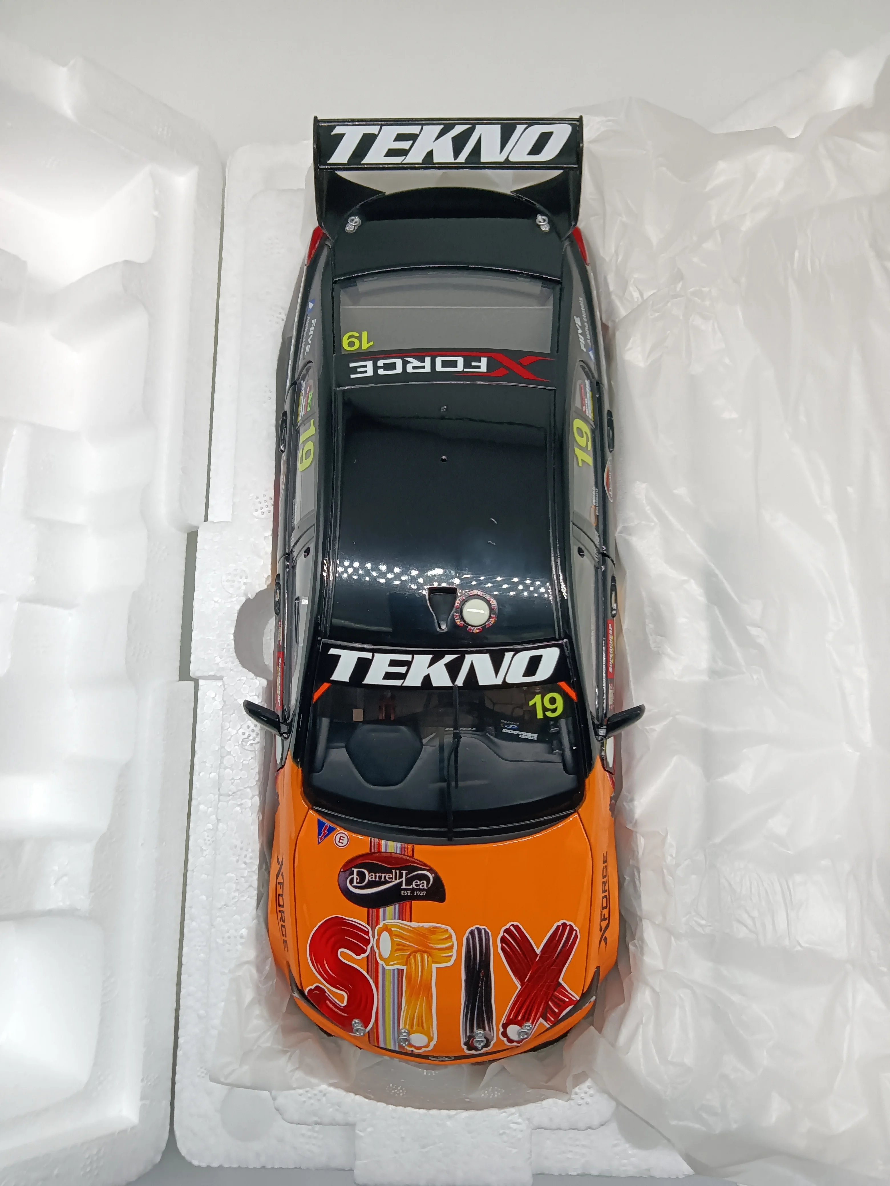 BATHURST WINNER 2016 Will Davison Webb Holden VF Commodore Biante Tekno 1/18 Exclusive Limited Edition diecast model car | Игрушки и